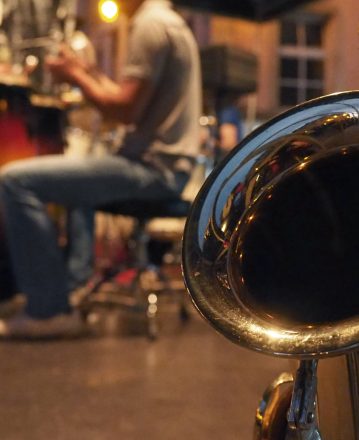 Soutien à l’acquisition d’instruments de musique et de matériel dédié à la pratique (danse-théâtre-cirque)